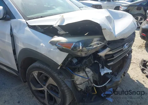 2017 Hyundai Tucson Sport z USA, uszkodzony, nr VIN KM8J3CA25HU374407